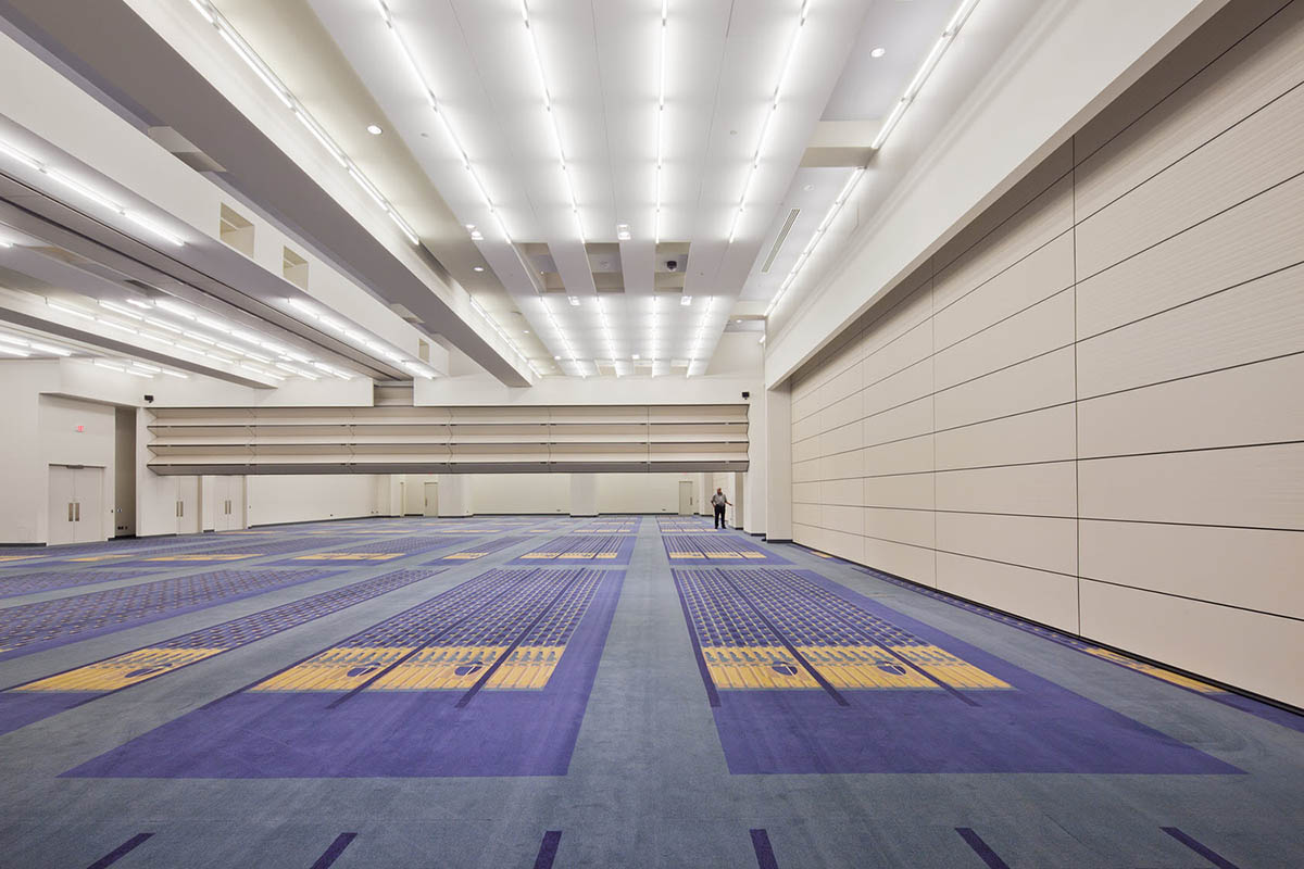 Maximum Flexibility The Possibilities of Vertically Folding Operable Walls - 6795